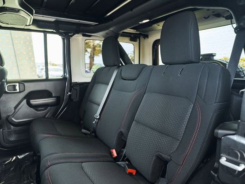 Used 2021 Jeep Wrangler Unlimited Rubicon image 27