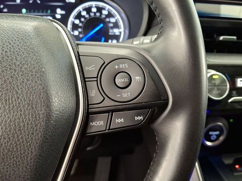 Used 2023 Toyota Venza LE AWD/4WD image 10