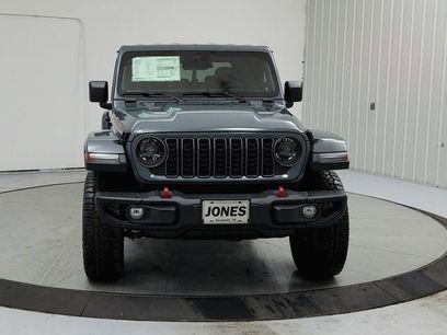 New 2026 Jeep Gladiator Rubicon w/ Steel Bumper Group