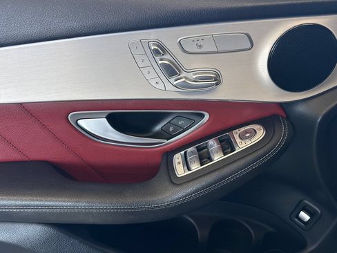 Used 2022 Mercedes-Benz GLC 300 image 11