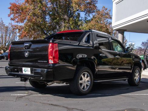 Used 2008 Cadillac Escalade EXT image 7