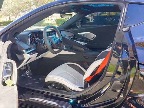 Used 2023 Chevrolet Corvette Stingray Premium Cpe w/ Z51 Performance Package image 16