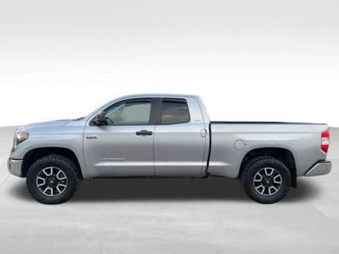 Used 2018 Toyota Tundra SR5 image 9