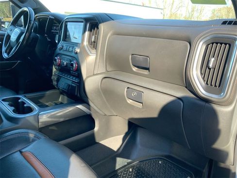 Used 2022 GMC Sierra 2500 AT4 image 28