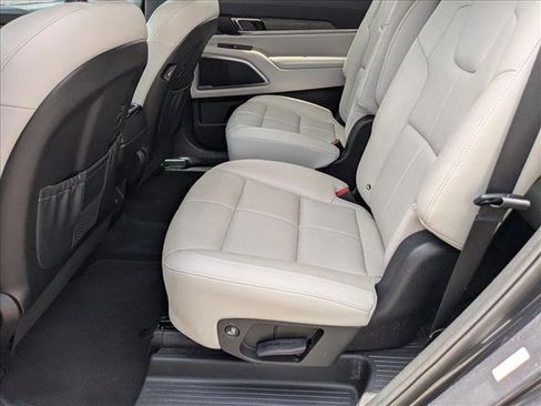 Used 2022 Kia Telluride EX w/ EX Premium Package image 19