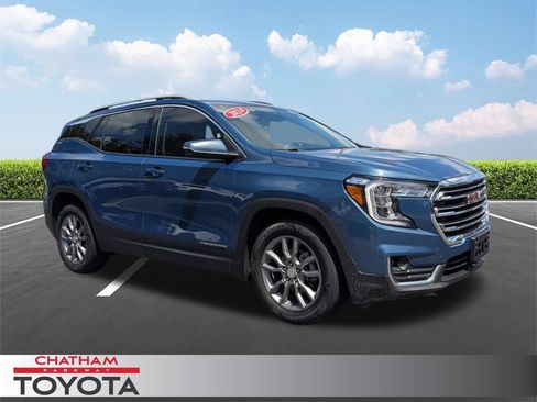 Used 2024 GMC Terrain SLT FWD image 1