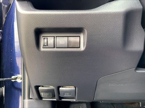 Used 2025 Toyota RAV4 XLE FWD image 65