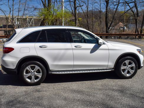 Used 2017 Mercedes-Benz GLC 300 4MATIC image 7