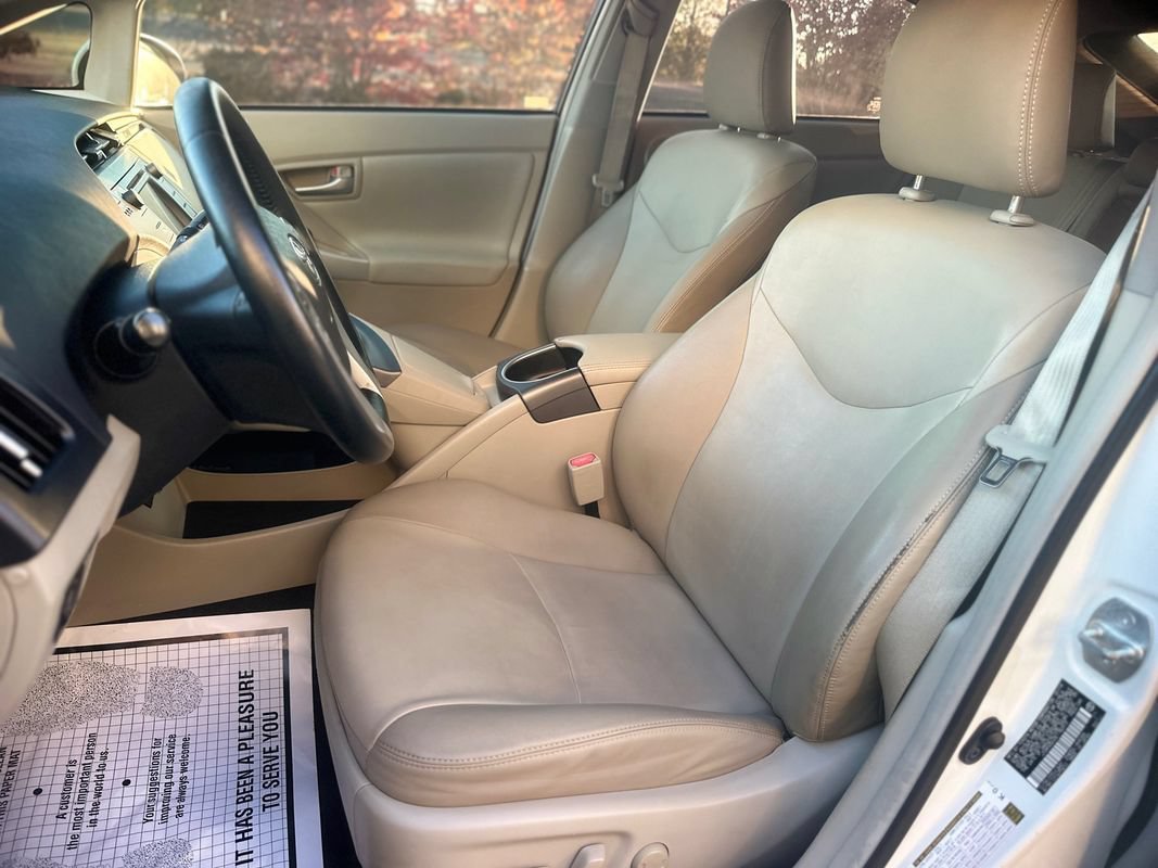 Used 2014 Toyota Prius Five FWD image 18