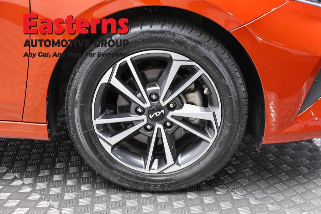 Used 2023 Kia Forte LXS w/ LXS Technology Package FWD image 32