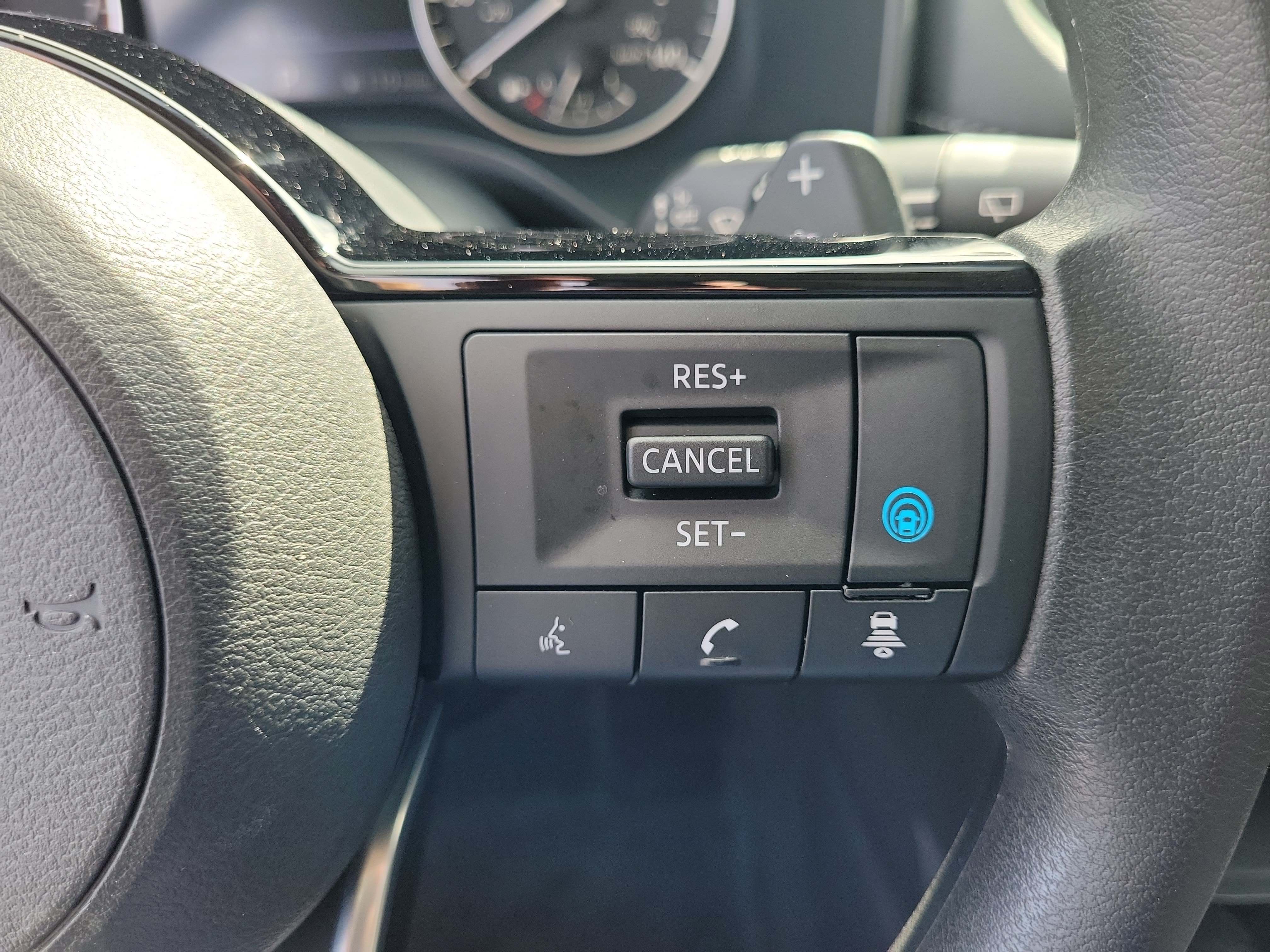 Certified 2023 Nissan Rogue SV FWD image 18