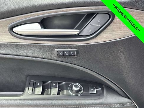 Used 2023 Alfa Romeo Stelvio Ti AWD/4WD image 11