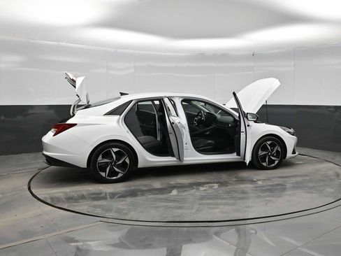 Used 2023 Hyundai Elantra Limited image 42