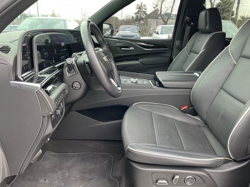 Used 2024 Cadillac Escalade Sport w/ LPO, ONYX Package image 14