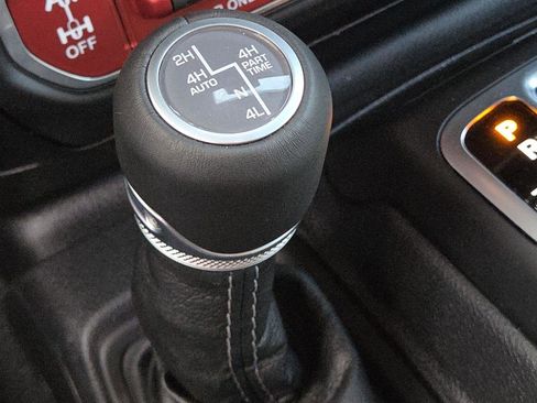 Used 2024 Jeep Wrangler Unlimited Rubicon 4xe AWD/4WD image 5
