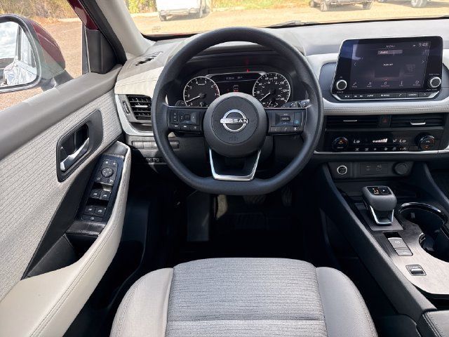 Certified 2023 Nissan Rogue SV FWD image 14