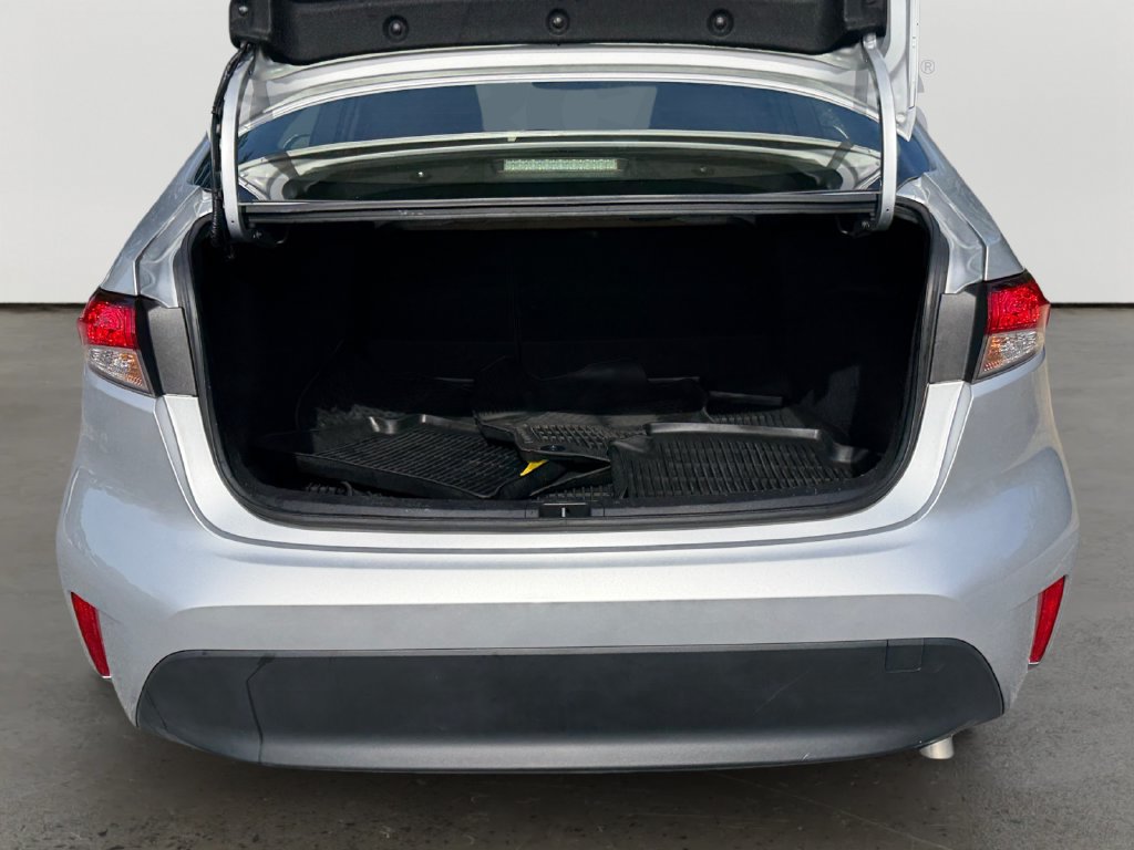 Used 2026 Toyota Corolla LE FWD image 11