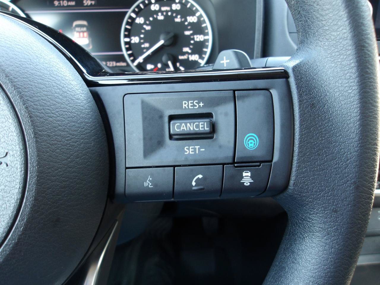 Used 2023 Nissan Rogue SV AWD/4WD image 16