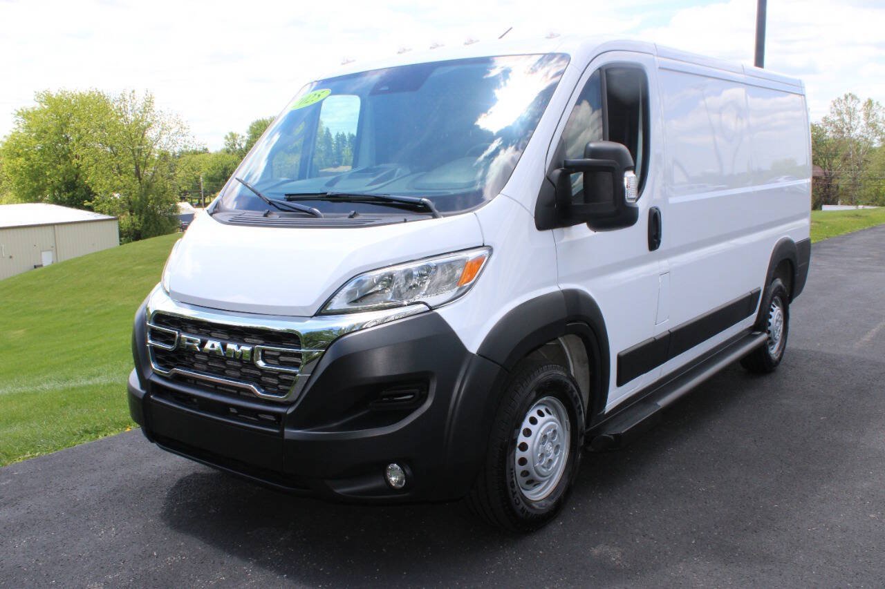 Used 2025 RAM ProMaster 2500 w/ U-Haul Equipment Group FWD image 3