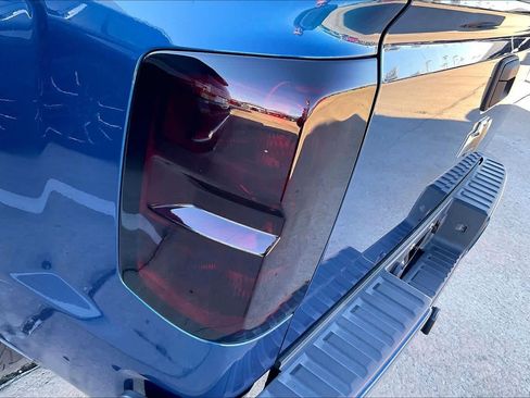 Used 2018 Chevrolet Silverado 1500 LT w/ Texas Edition image 26