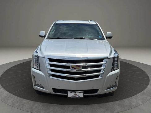Used 2020 Cadillac Escalade ESV Luxury AWD/4WD image 8