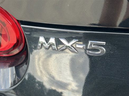Used 2024 MAZDA MX-5 Miata RF Grand Touring image 10