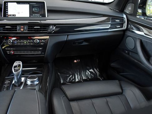 Used 2018 BMW X5 xDrive50i w/ M Sport Package image 14