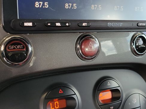 Used 2013 FIAT 500 Abarth w/ Beats Audio Pkg FWD image 27