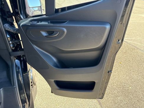 Used 2021 Mercedes-Benz Sprinter 3500 image 19