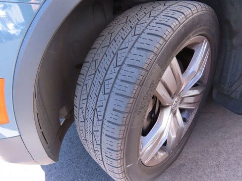 Used 2019 Volkswagen Tiguan SEL Premium image 14