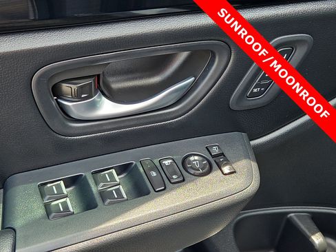 Used 2025 Honda Pilot TrailSport image 15