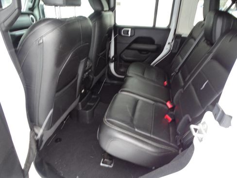 Used 2021 Jeep Wrangler Unlimited Sahara AWD/4WD image 36