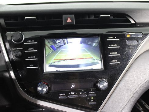 Used 2019 Toyota Camry SE FWD image 26