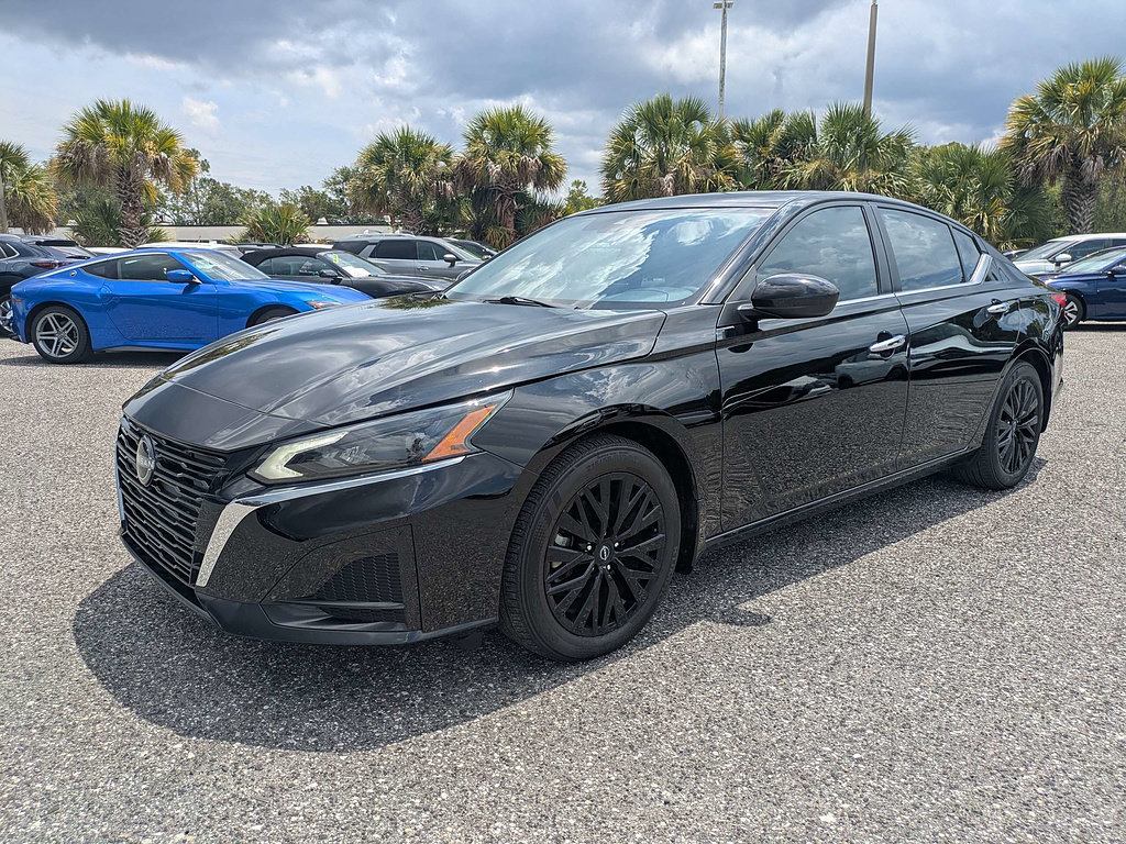 Used 2025 Nissan Altima 2.5 SV w/ SV Special Edition Package FWD image 7