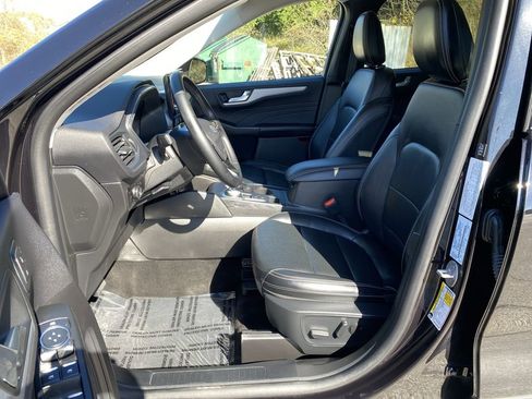 Certified 2025 Ford Escape Platinum image 5