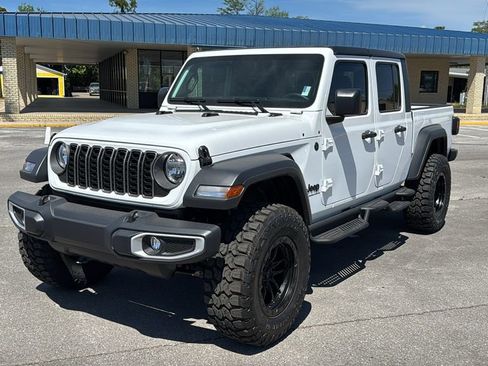 New 2026 Jeep Gladiator Sport AWD/4WD image 2