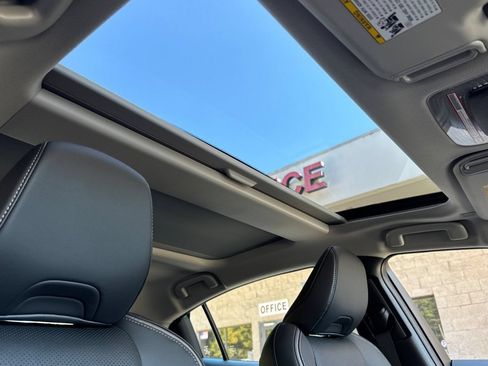 New 2027 Toyota Prius Limited FWD image 19