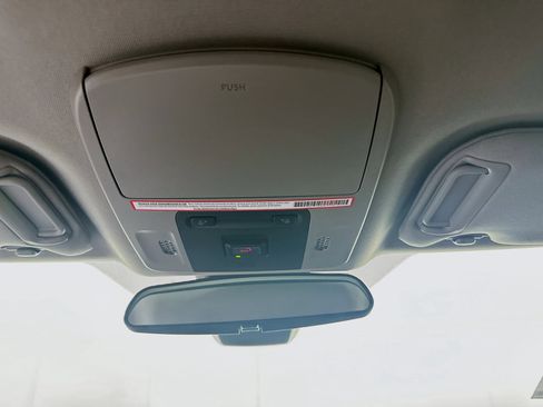 Used 2022 Toyota Camry SE image 18