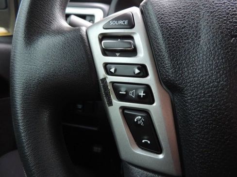 Used 2017 Nissan Titan SV image 27