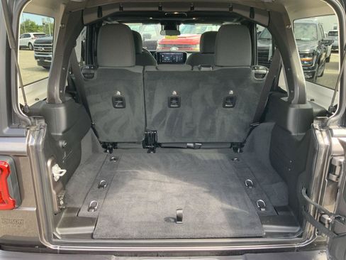 Used 2025 Jeep Wrangler Unlimited Sport AWD/4WD image 10