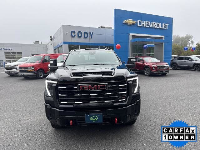 Used 2025 GMC Sierra 3500 AT4 w/ AT4 Premium Plus Package AWD/4WD image 2