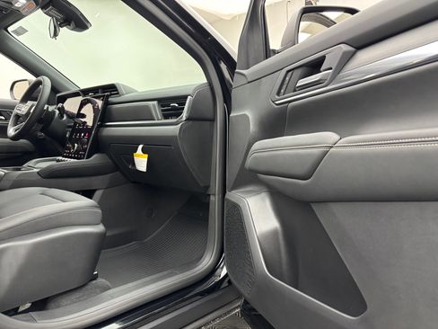 New 2027 GMC Terrain Elevation w/ Elevation Premium Package FWD image 30