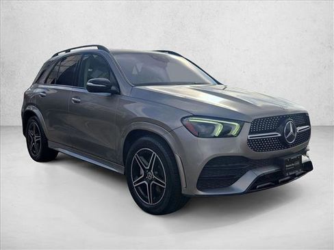 Used 2021 Mercedes-Benz GLE 450 4MATIC image 3