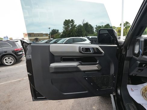 Used 2023 Ford Bronco Black Diamond AWD/4WD image 10