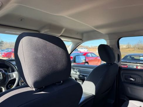 Used 2024 RAM 1500 Classic SLT image 28