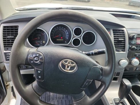 Used 2013 Toyota Tundra 4x4 Double Cab w/ SR5 Pkg image 13