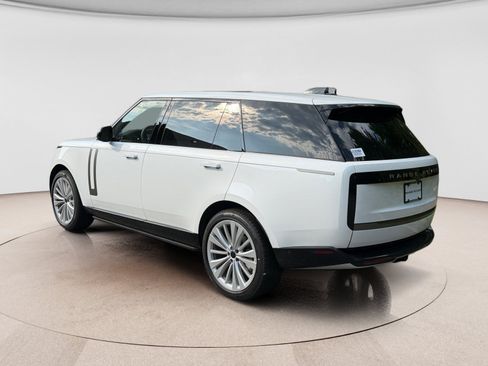 New 2026 Land Rover Range Rover Long Wheelbase SE AWD/4WD image 3
