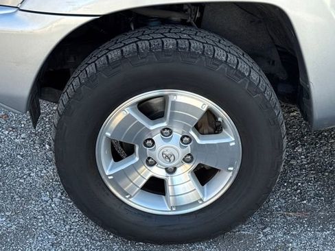 Used 2014 Toyota Tacoma 4x4 Double Cab w/ TRD Sport Package image 21