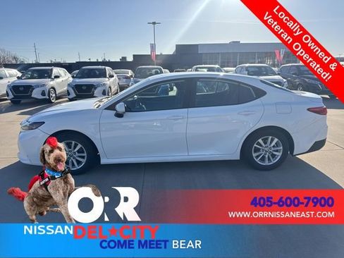 Used 2025 Toyota Camry LE image 2