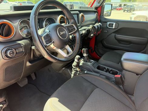Used 2021 Jeep Gladiator Mojave w/ Trailer Tow Package AWD/4WD image 10